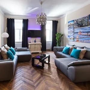  Apartment Center,the Rumbach